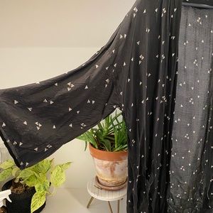 Black geometric Kimono